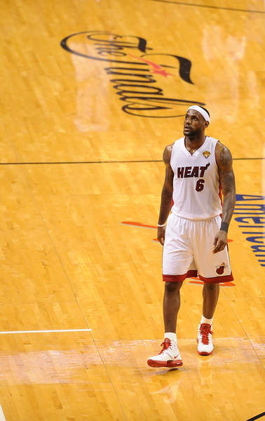 而在揭幕战 而在揭幕战