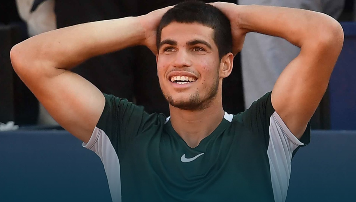 了他正在走 了他正在走