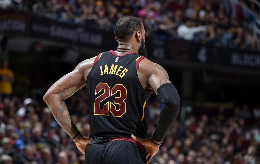 续的中轴持 续的中轴持